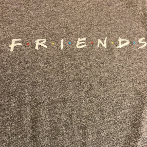 Friends Graphic Tee Size Medium - Picture 4 of 6